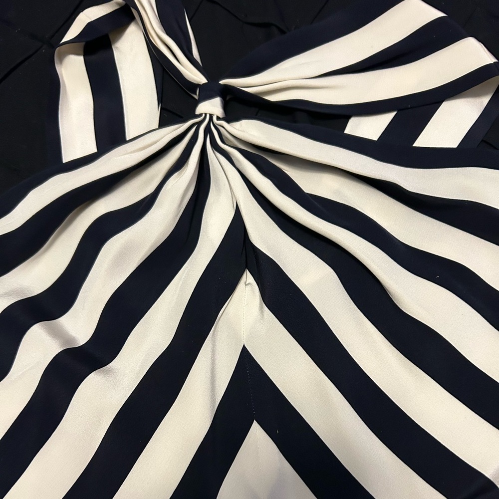 Ralph Lauren Summer Criss Cross Sleeveless Blue and Navy Top Size 10